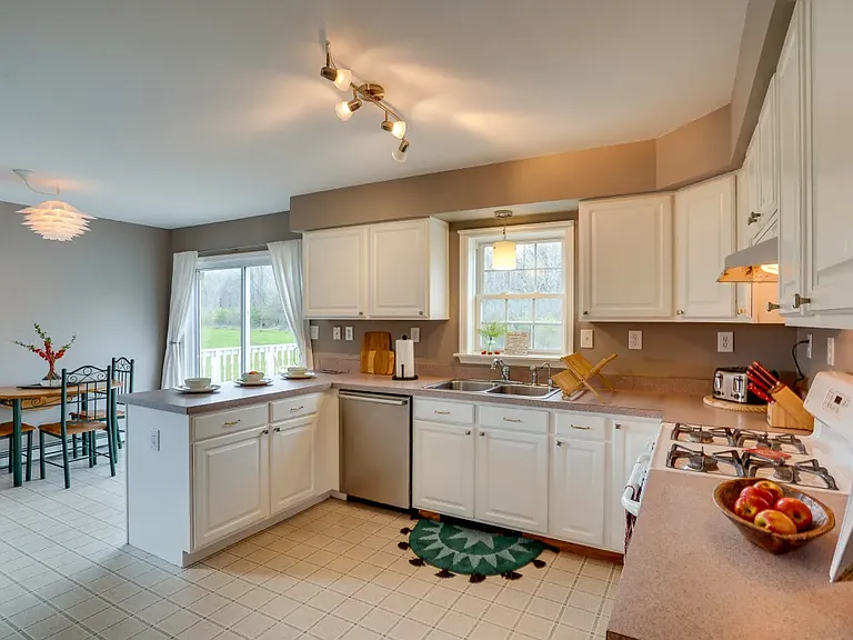 490 W Dryden Rd #A — Photo 6