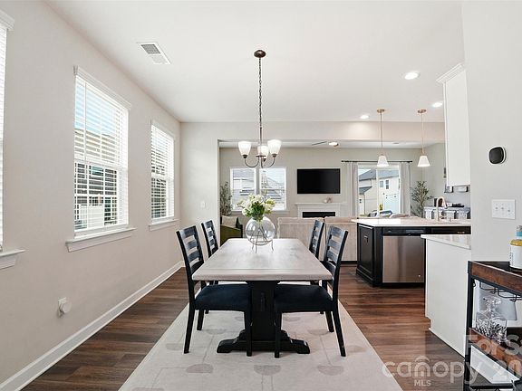 4th image of 9258 Glenburn Ln