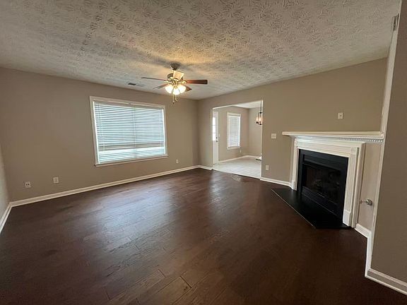 3rd image of 233 Long Dr