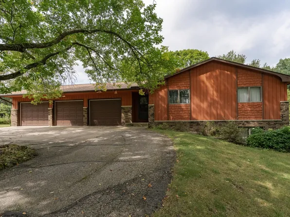 10397 Hyland Ct NW, Oronoco, MN 55960