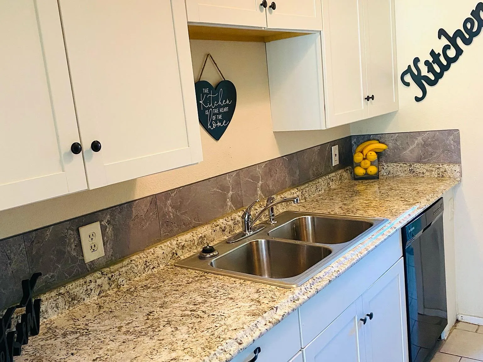 3 bed, 1337 sqft, $1,697 — Photo 3