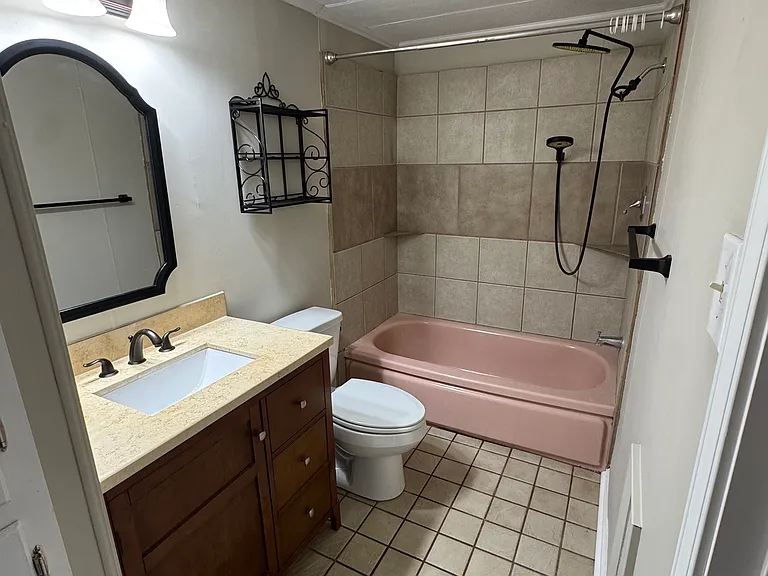 700 Hudson Ave #7 — Photo 6