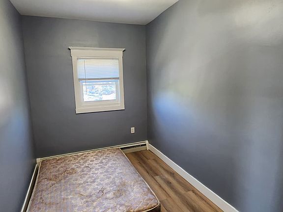3rd image of 1316 Middlesex St Floor 2