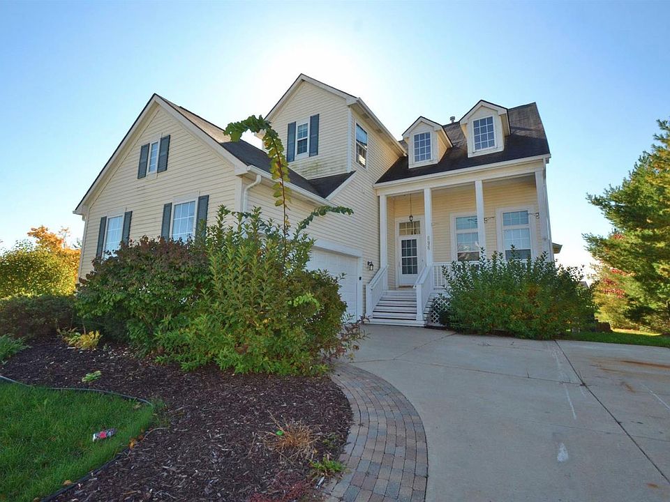 1st image of 696 Jefferson Ln