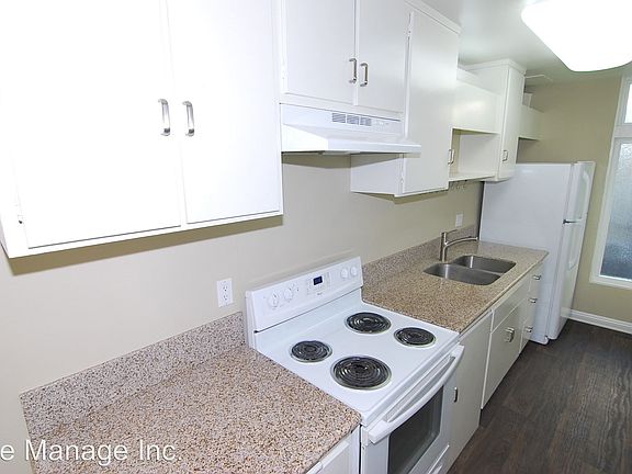 4th image of 320 12th St APT 11