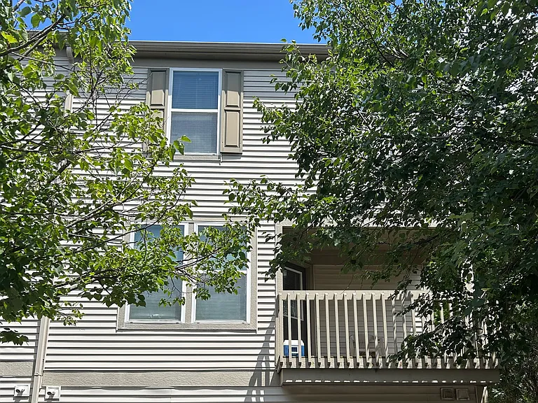 578 Conservatory Ln #578 — Photo 9