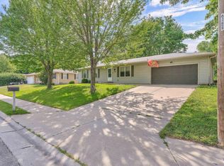 2720 SE Lakeshore Blvd, Topeka, KS 66605