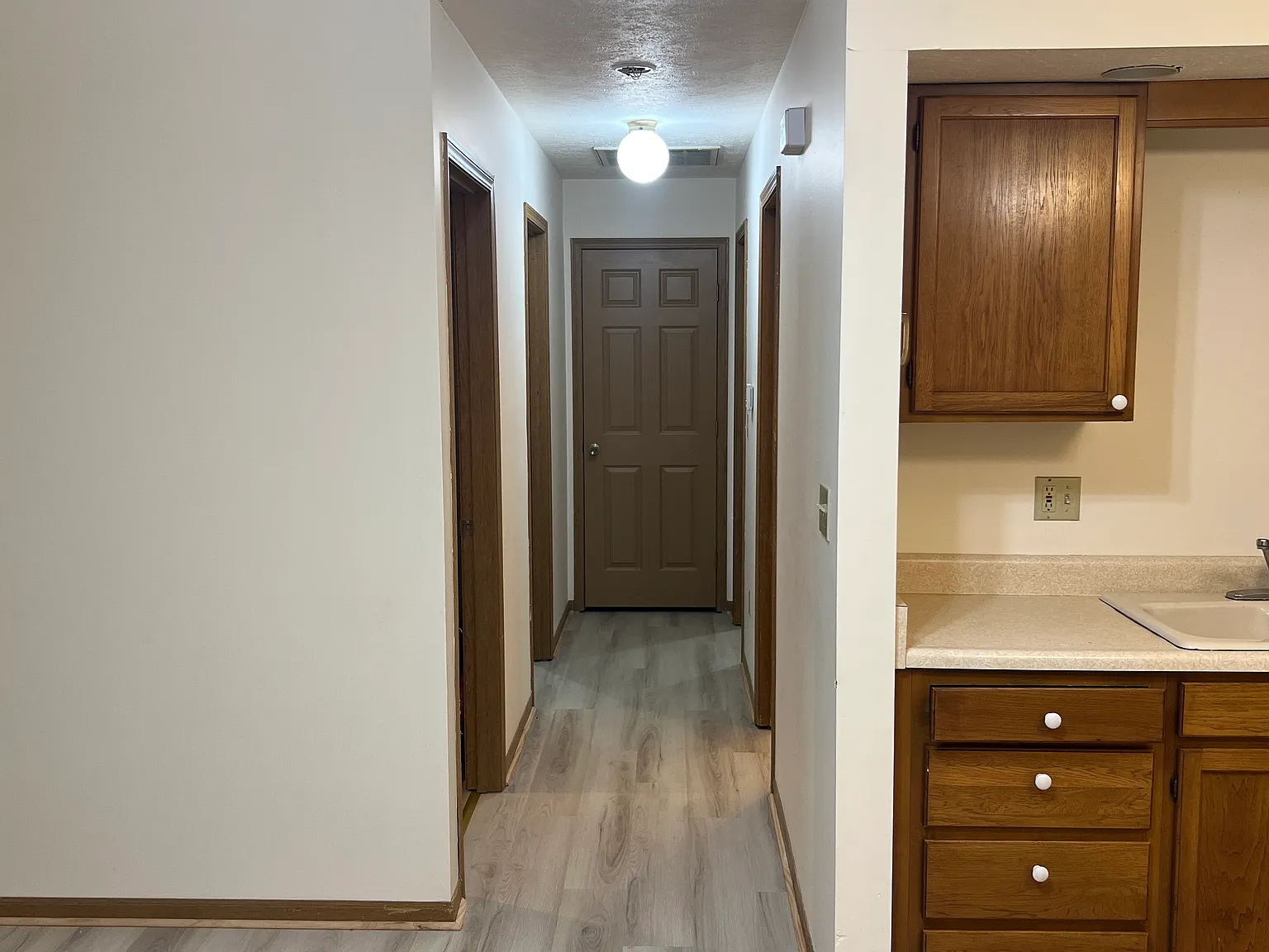 2 bed, 1000 sqft, $1,350 — Photo 3
