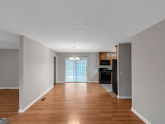 4th image of 3653 Chestnut Lake Ct