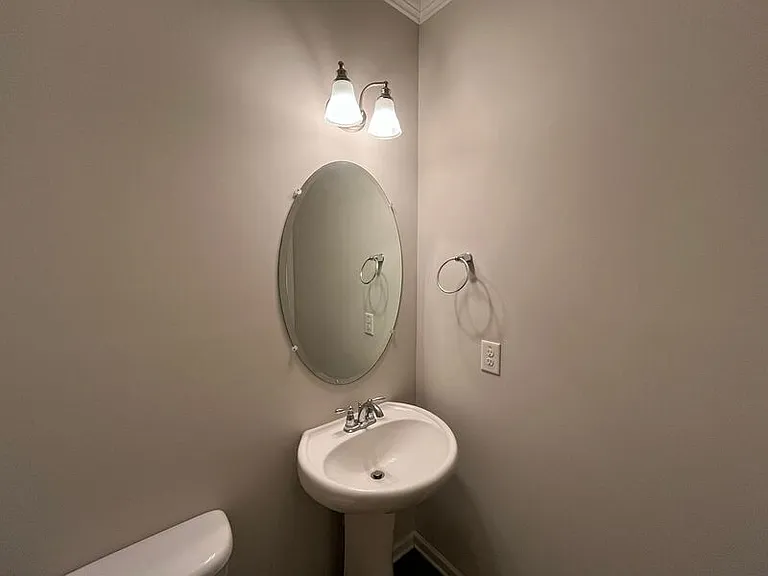 310 Princess Pl — Photo 25