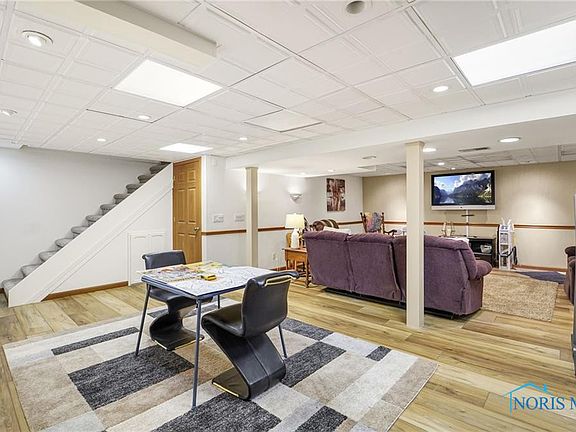 5th image of 7052 Regents Park Blvd