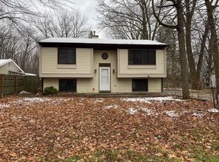 6621 Richard Rd, Lansing, MI 48911