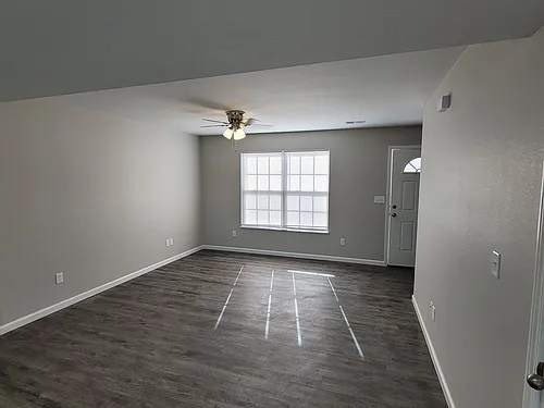 Floor plan 2 BA 1 BR TH