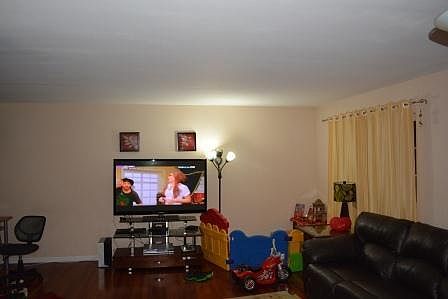 2nd image of 4 Society Hill Dr N