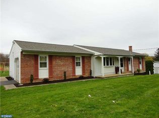323 Walnuttown Rd, Fleetwood, PA 19522