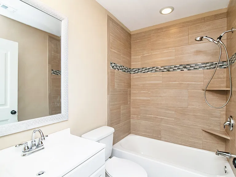 1433 S Travis St #A — Photo 18