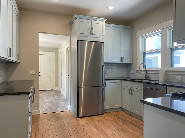 1626 Robinson Rd SE — Photo 2