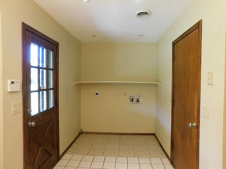 2906 Kendall Ave — Photo 7