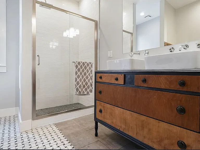 106 Callender St — Photo 13