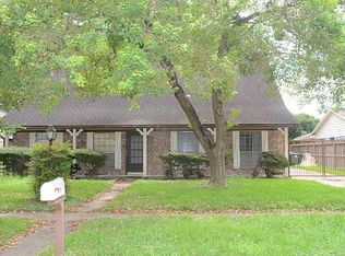 10535 Huntington Way Dr, Houston, TX 77099