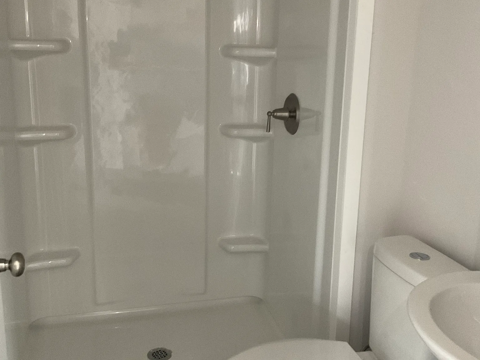 3 bed, 1800 sqft, $1,800 — Photo 4