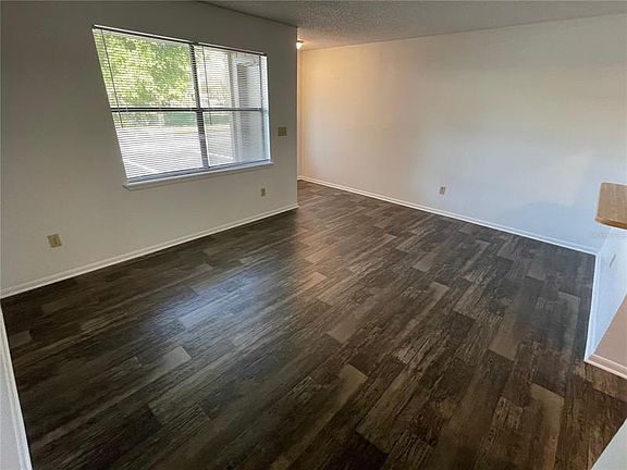 3rd image of 1920 SW 31st Ave #15103704