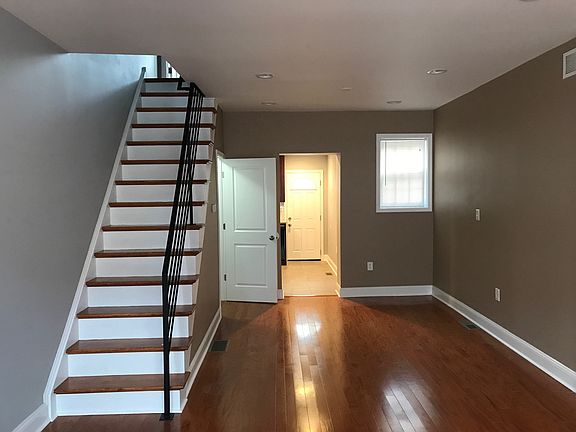 2nd image of 3007 Agate St