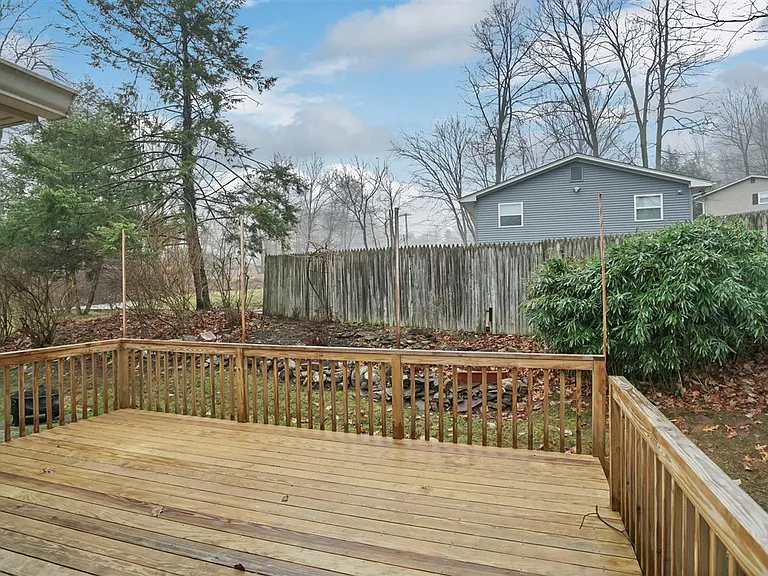 68 Skyline Dr — Photo 29