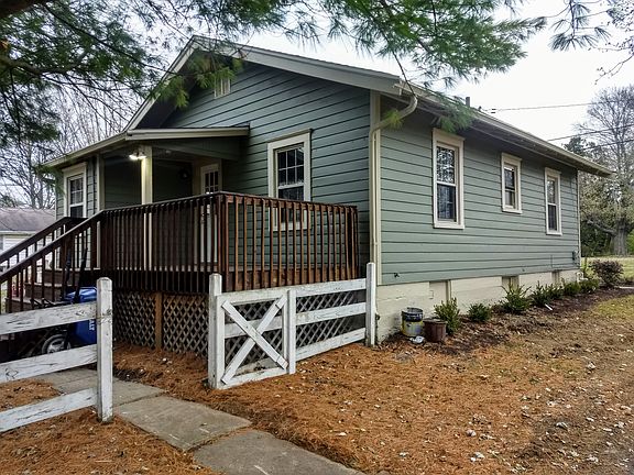 Rear deck and entrance