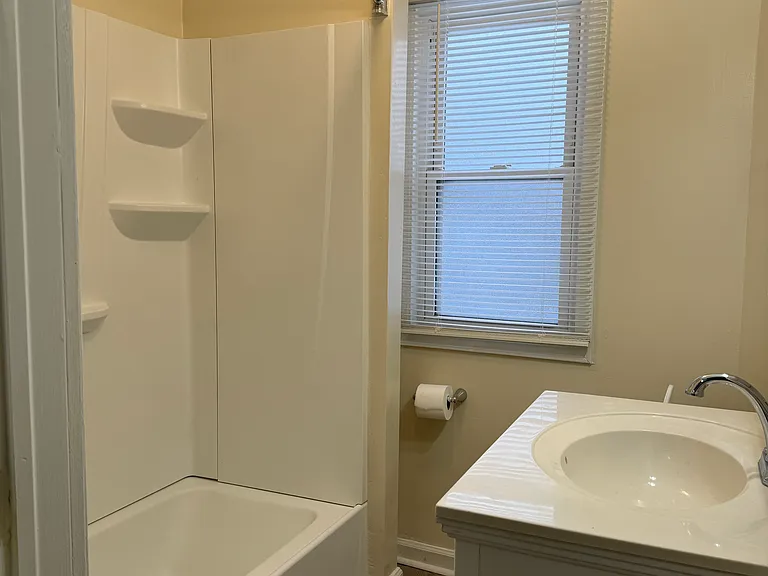 435 Brooks Ave #UP — Photo 28