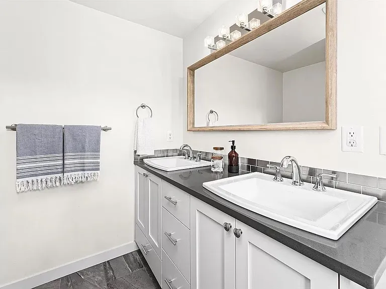 2309 E Boise Ave — Photo 14