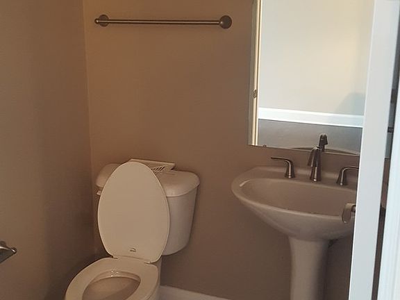 4th image of 1378 King Ave APT 108