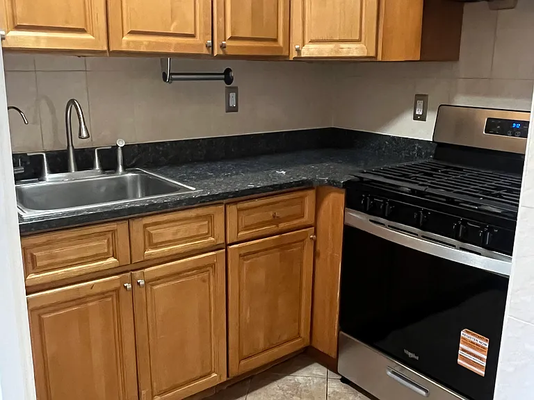 2746 Creston Ave #2 — Photo 5