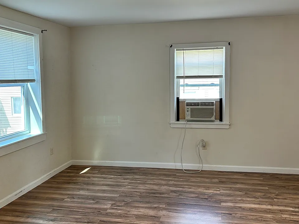 98 S Main St #3