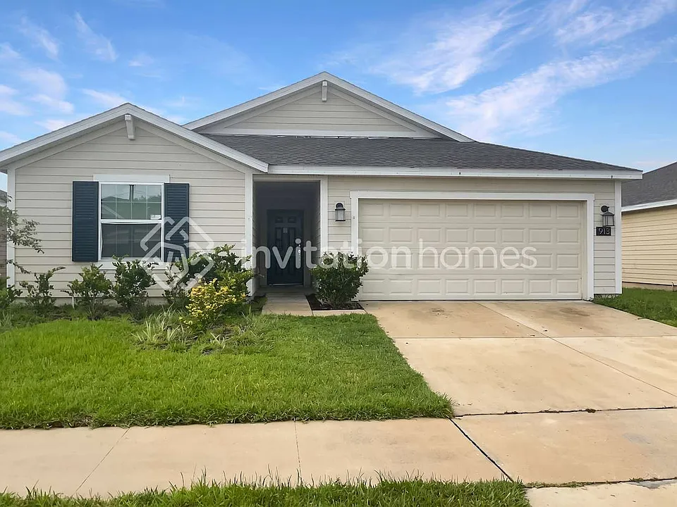 913 Caitlin Loop