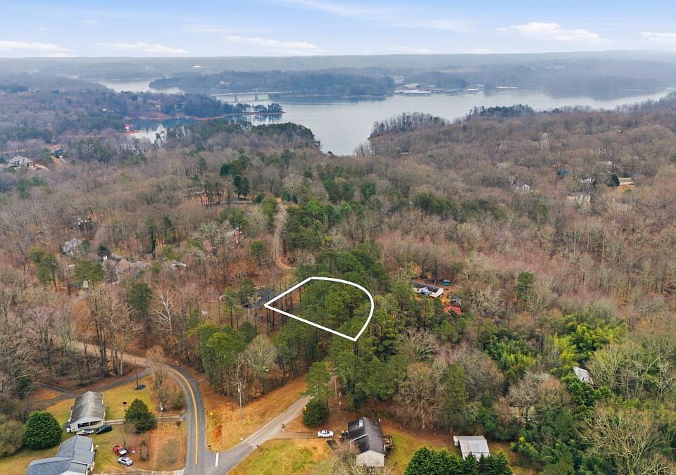 1st image of 3319 Russell Dr