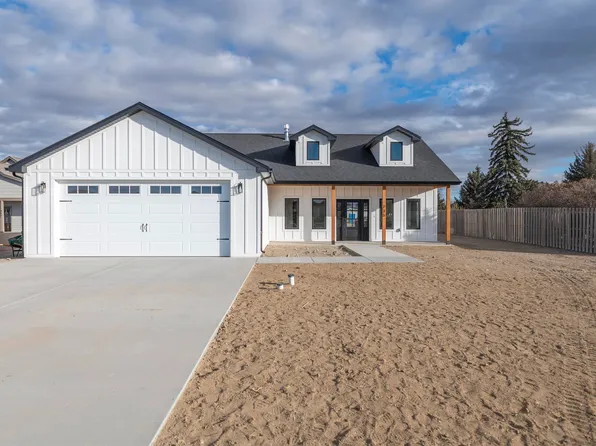 735 N Clark St, Powell, WY 82435