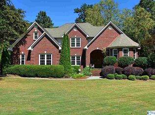 2915 Madrey Ln SE, Owens Cross Roads, AL 35763