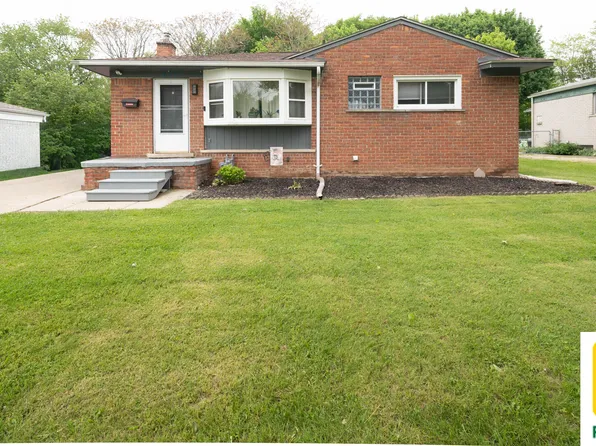 655 Knight St, Milford, MI 48381