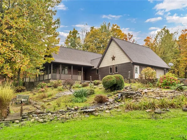 9889 Broadway Rd, Gowanda, NY 14070