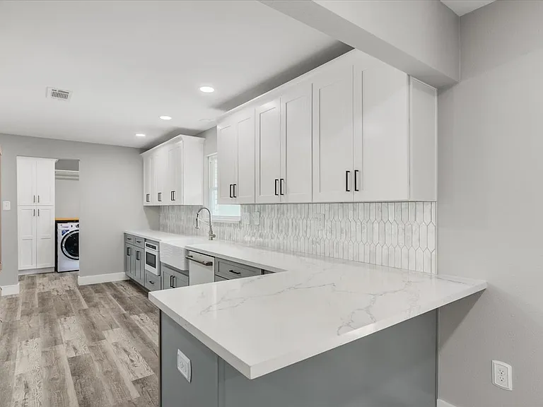 4615 Barton Ln — Photo 8