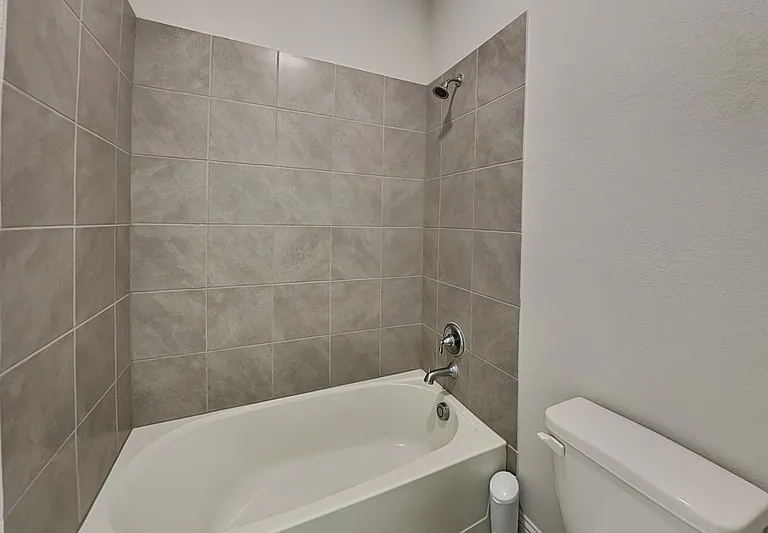 4417 Benton Ln — Photo 15