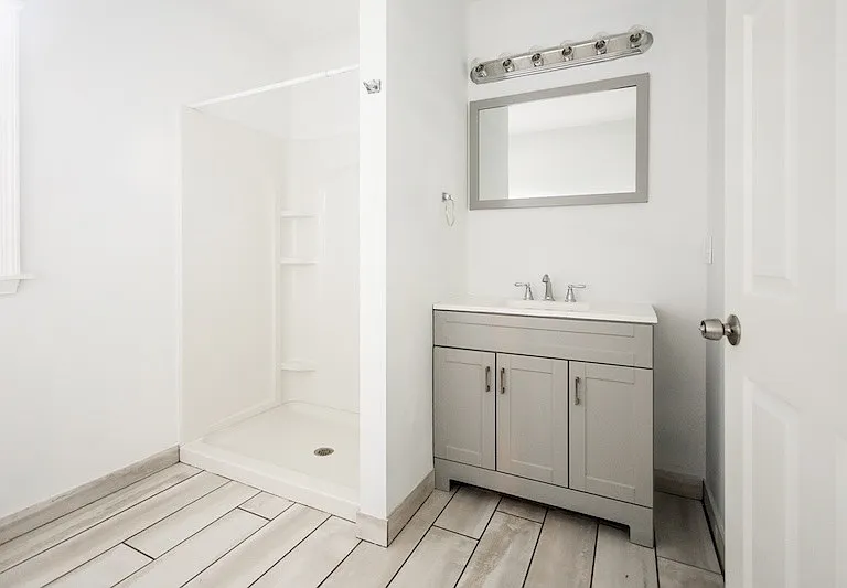 2202 Lothrop St — Photo 11