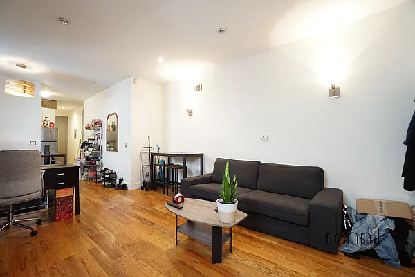 Rented by Rennit Inc. | media 39