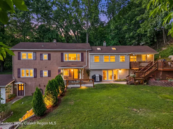17 Dock Road, Marlboro, NY 12542