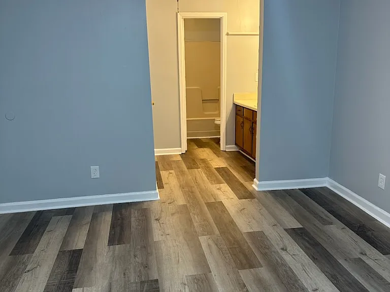 298 Freeport Dr — Photo 10