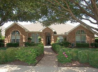 2105 Country Club Dr, Plano, TX 75074