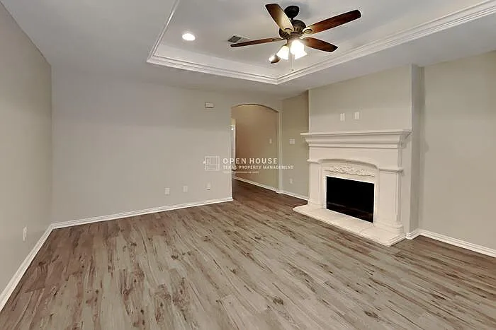 3 bed, 2.0 bath, 1546 sqft, $1,975 — Photo 3