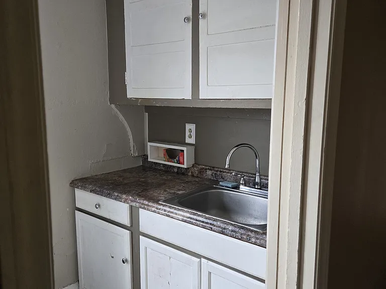 618 1/2 Fairmont Ave — Photo 6
