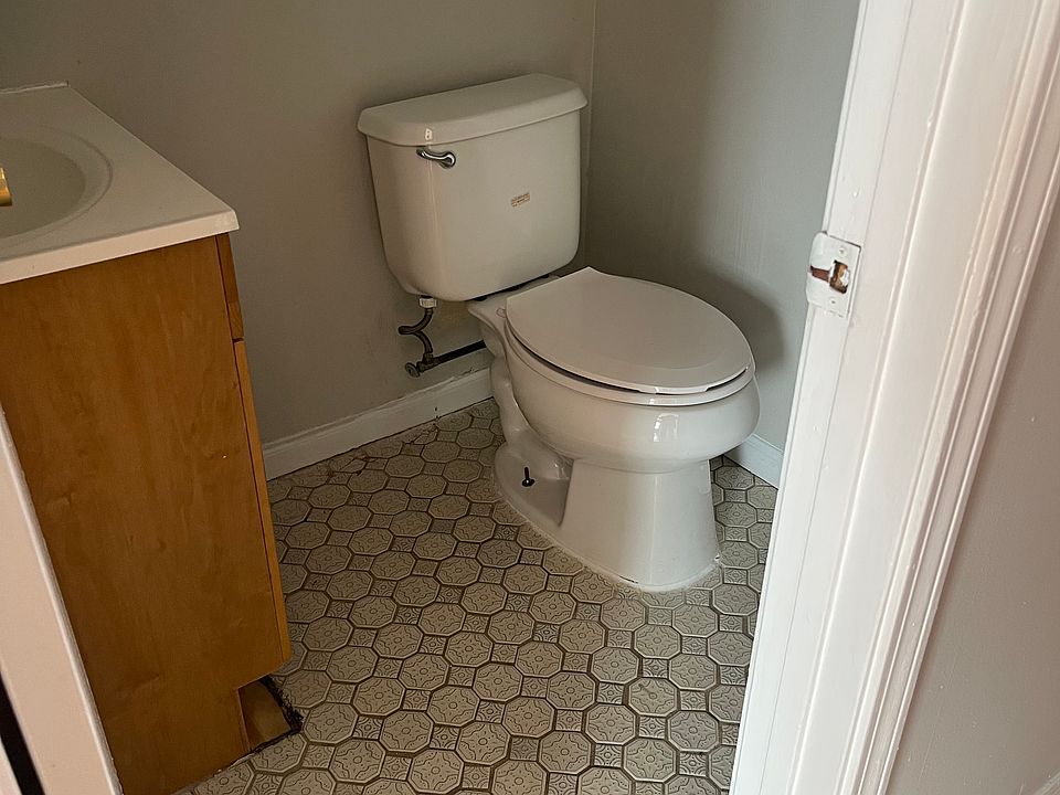 Downstairs half bath